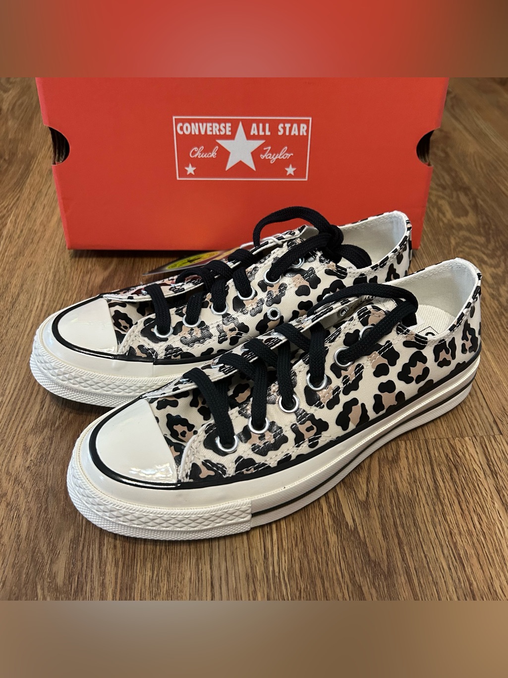 Converse Chuck 70 Ox Animal Print Glow Lace Up Shoes Sneakers Women’s 9 New